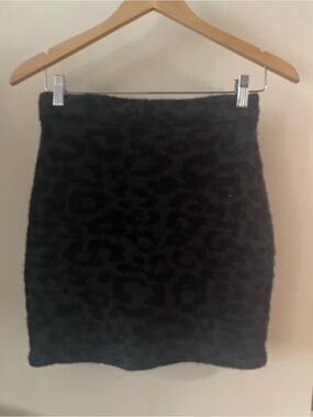 lululemon athletica Black Leopard-Textured Faux Fur Pencil Skirt